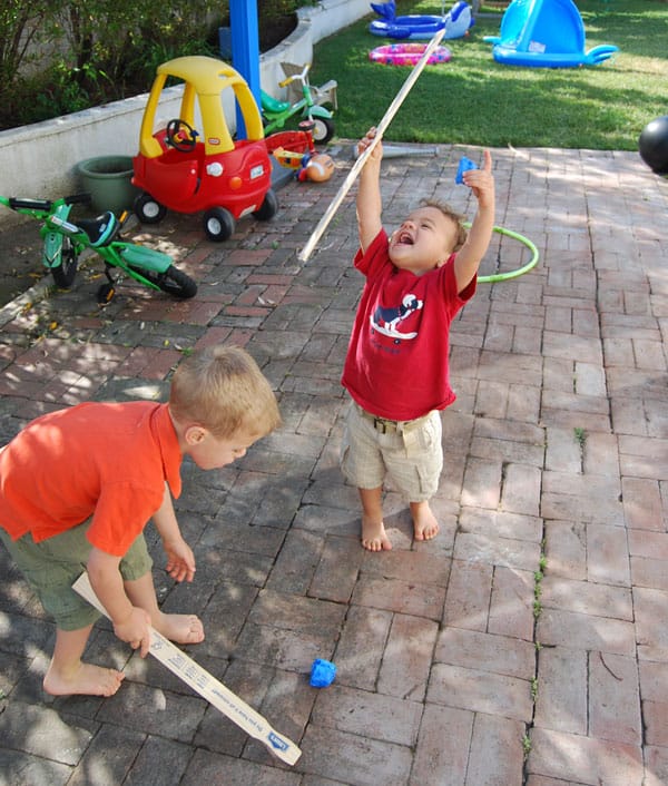 paint-stick-hockey-celebration