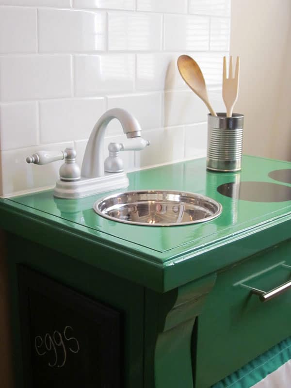 green-play-kitchen