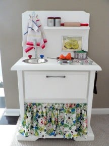 red and white play kitchen