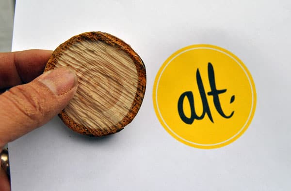 alt-logo-wood